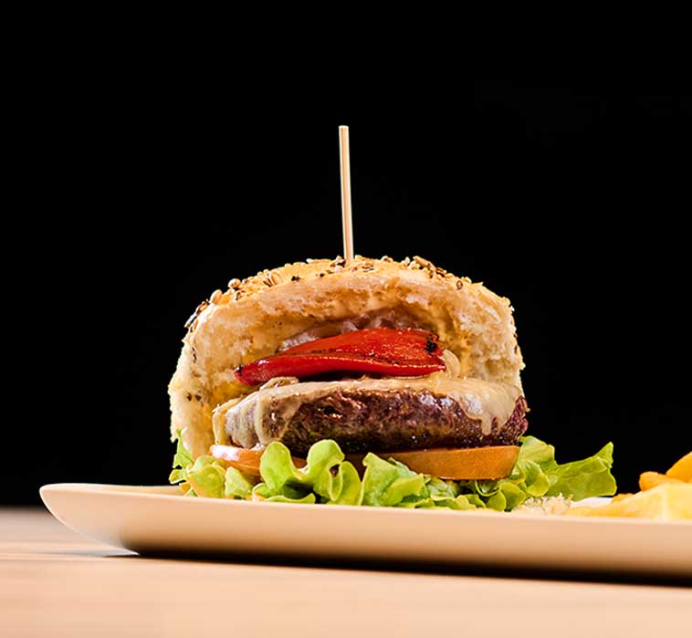 Carta de sugerencias de hamburguesas en el restaurante La Martingala Burlada de Pamplona.